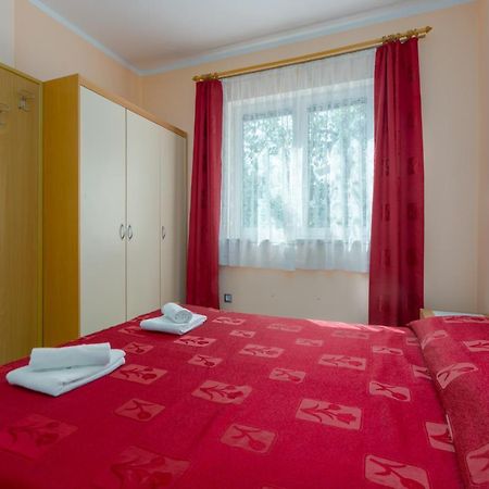 Apartments Maria Porec Esterno foto