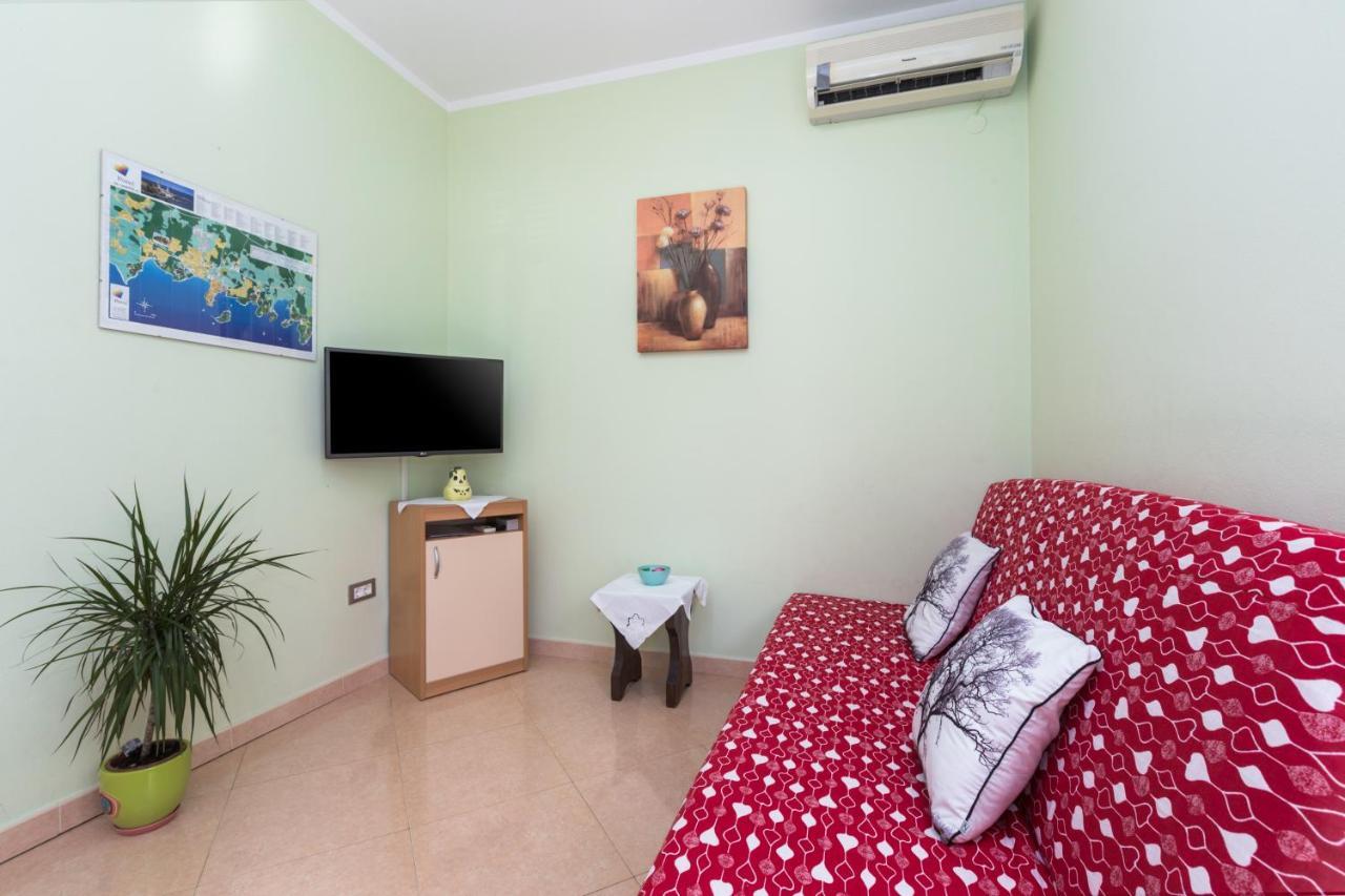Apartments Maria Porec Esterno foto