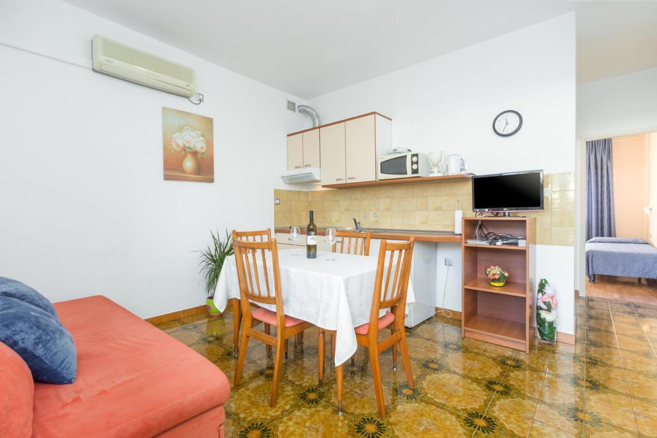 Apartments Maria Porec Esterno foto