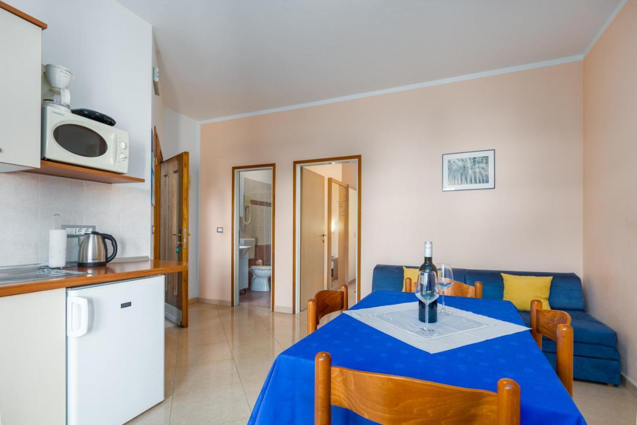 Apartments Maria Porec Esterno foto