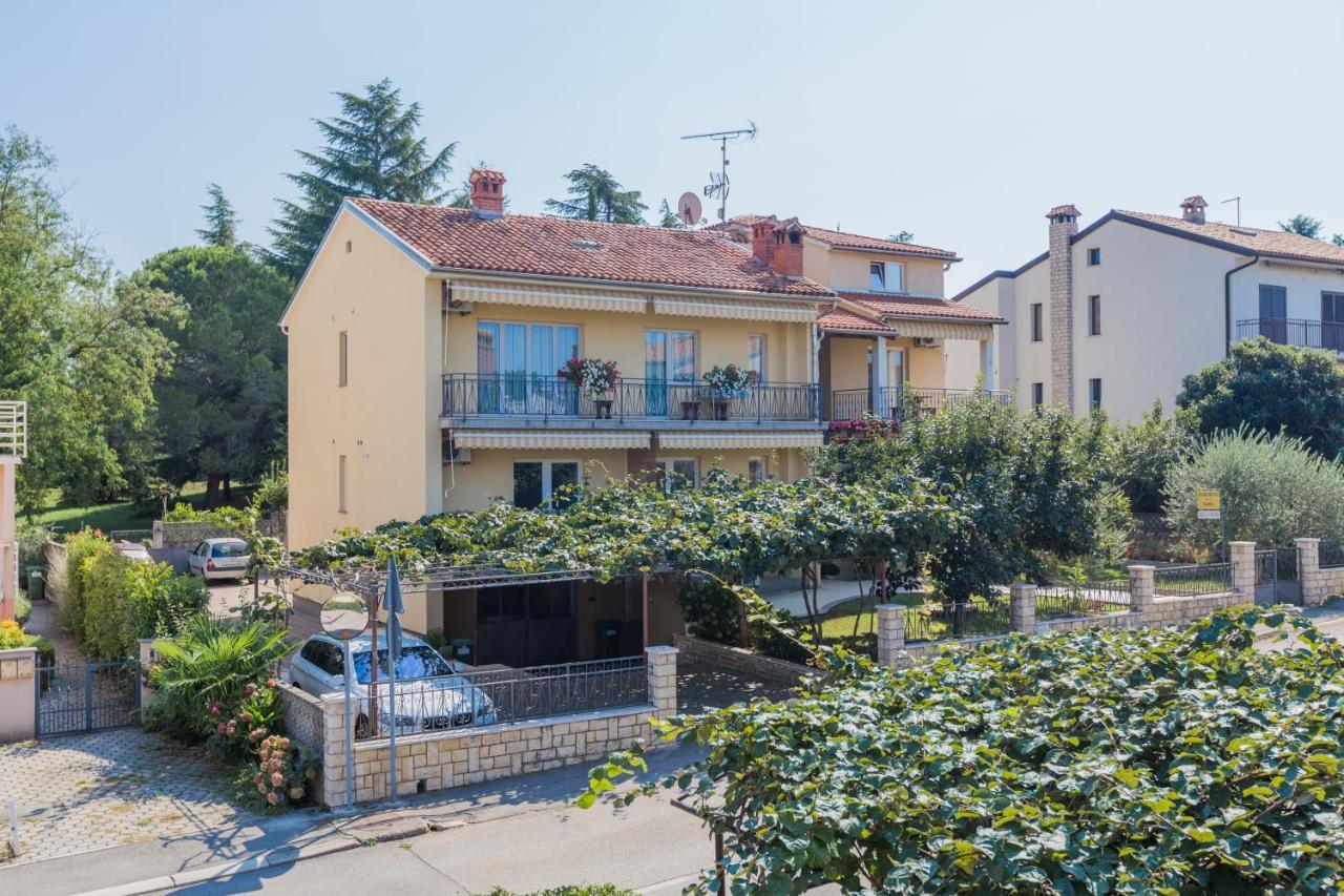 Apartments Maria Porec Esterno foto