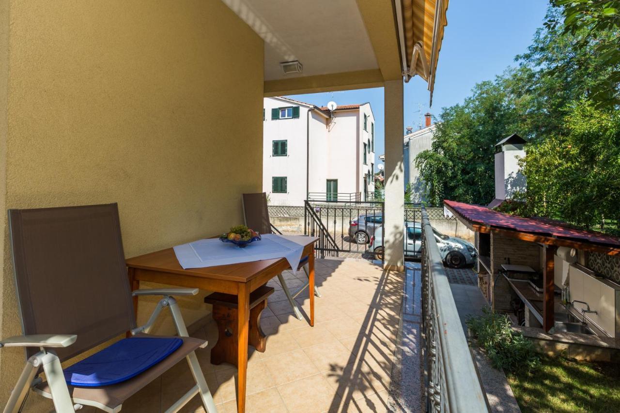 Apartments Maria Porec Esterno foto