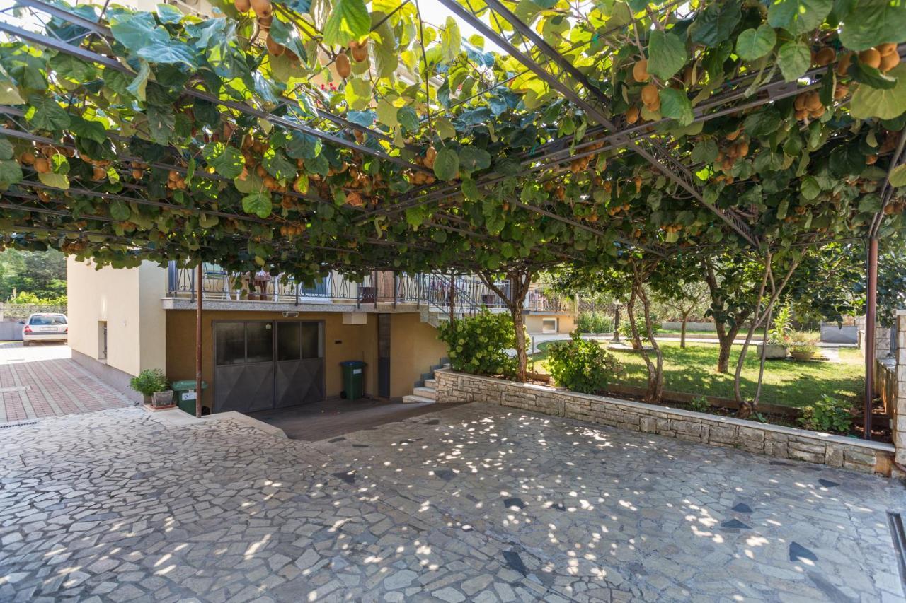 Apartments Maria Porec Esterno foto