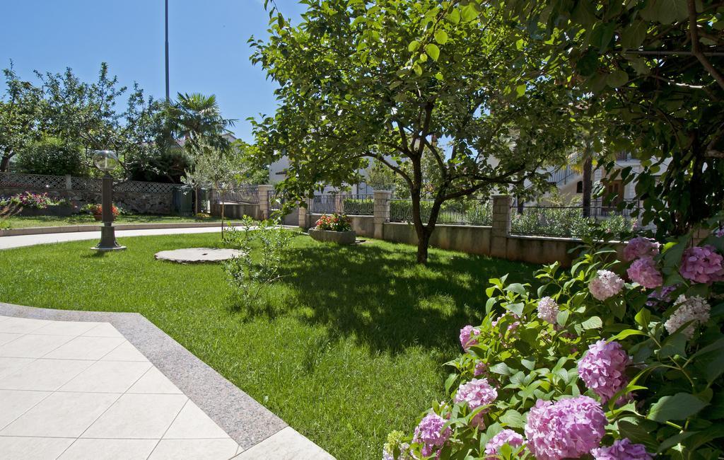 Apartments Maria Porec Esterno foto