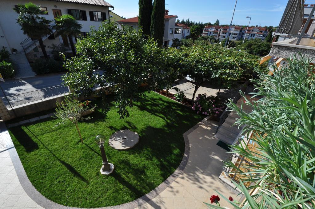 Apartments Maria Porec Esterno foto