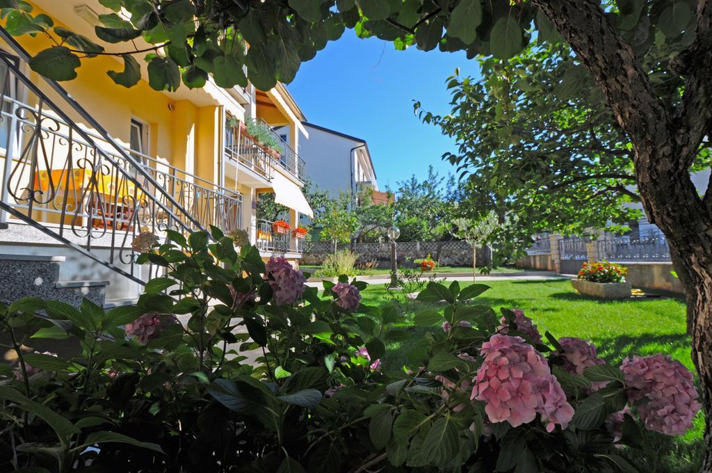 Apartments Maria Porec Esterno foto