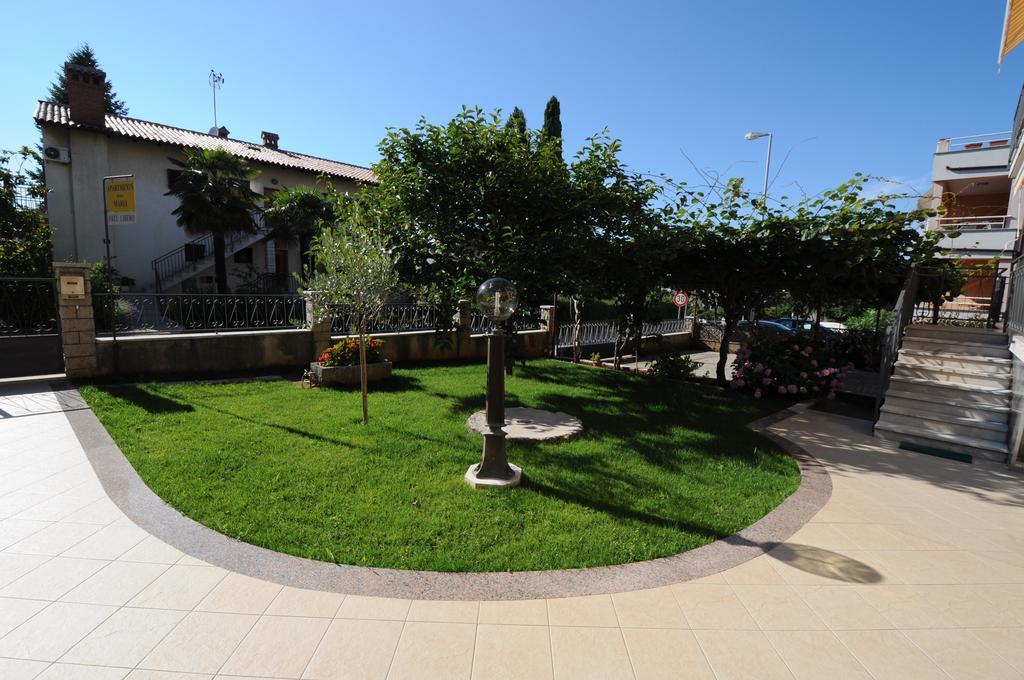 Apartments Maria Porec Esterno foto